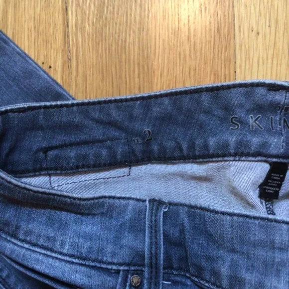 WHBM Skinny Indigo wash Jegging size 2 - Picture 6 of 6